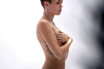Miley Cyrus_Update52jt8i1hqg.jpg