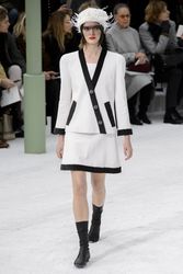 22050996_chanel-haute-couture-spring-201